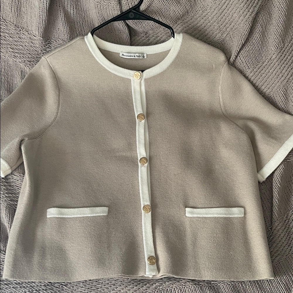 Abercrombie & Fitch Beige Knit Short-Sleeve Cardigan with White Trim
